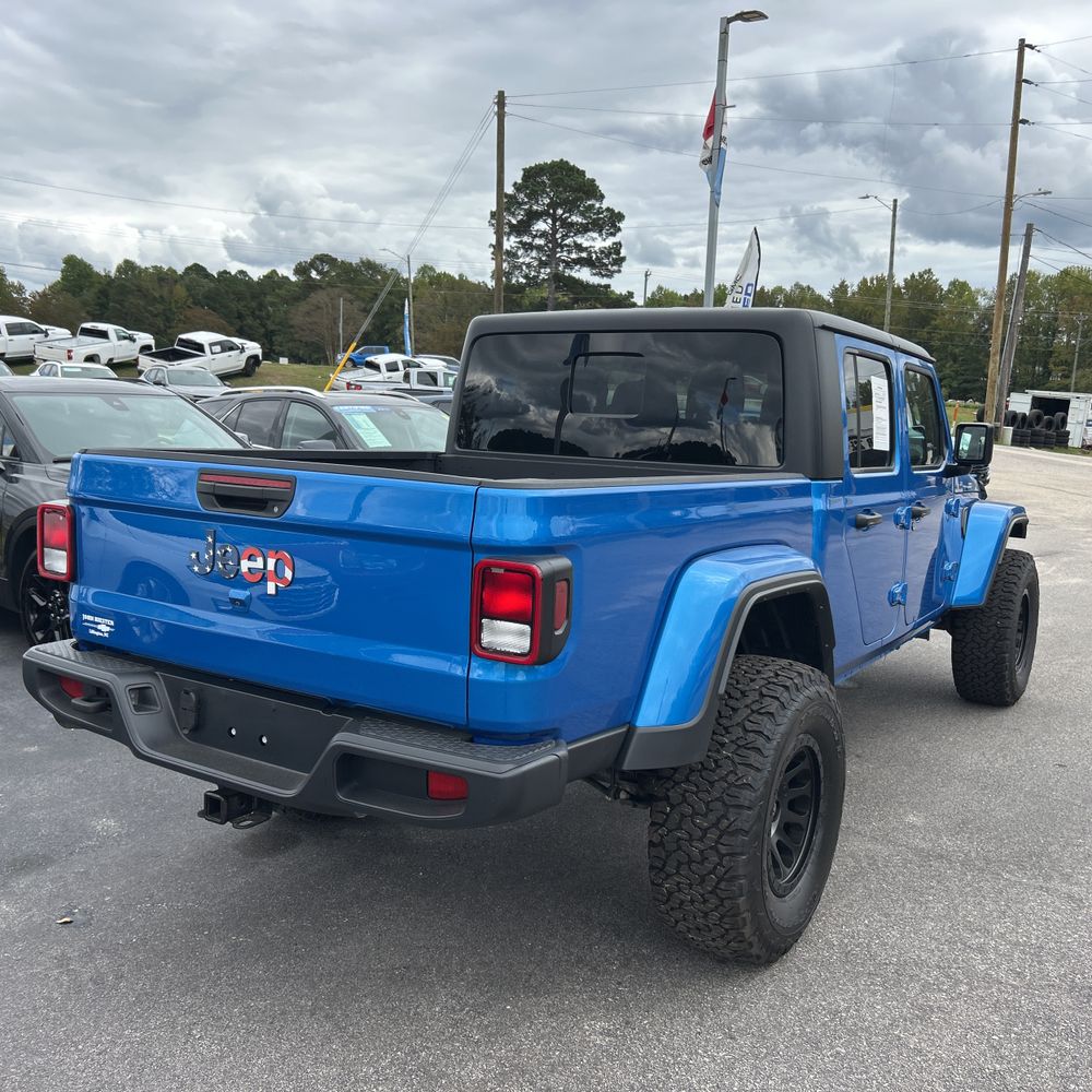 2024 Jeep Gladiator Sport S