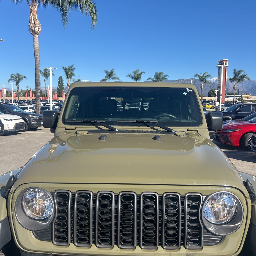 2025 Jeep Gladiator NightHawk