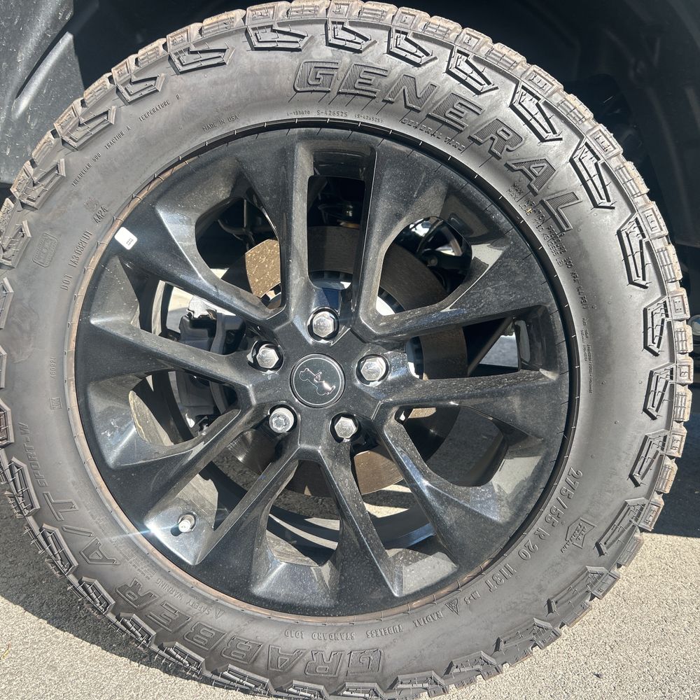 2025 Jeep Gladiator NightHawk