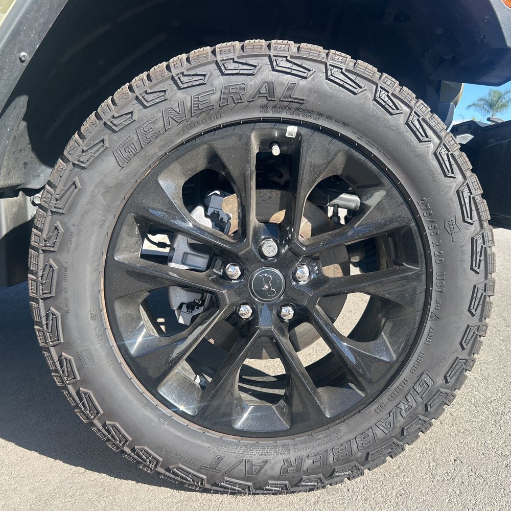 2025 Jeep Gladiator NightHawk