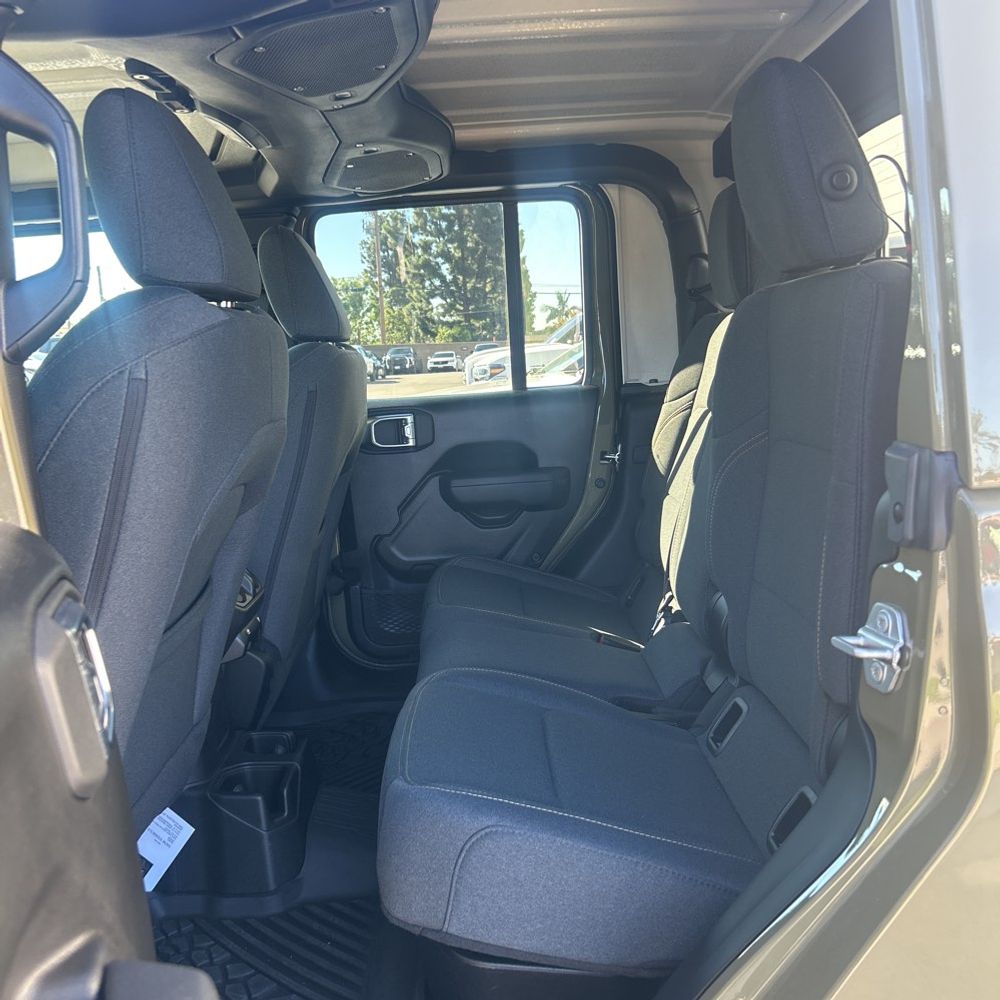 2025 Jeep Gladiator NightHawk
