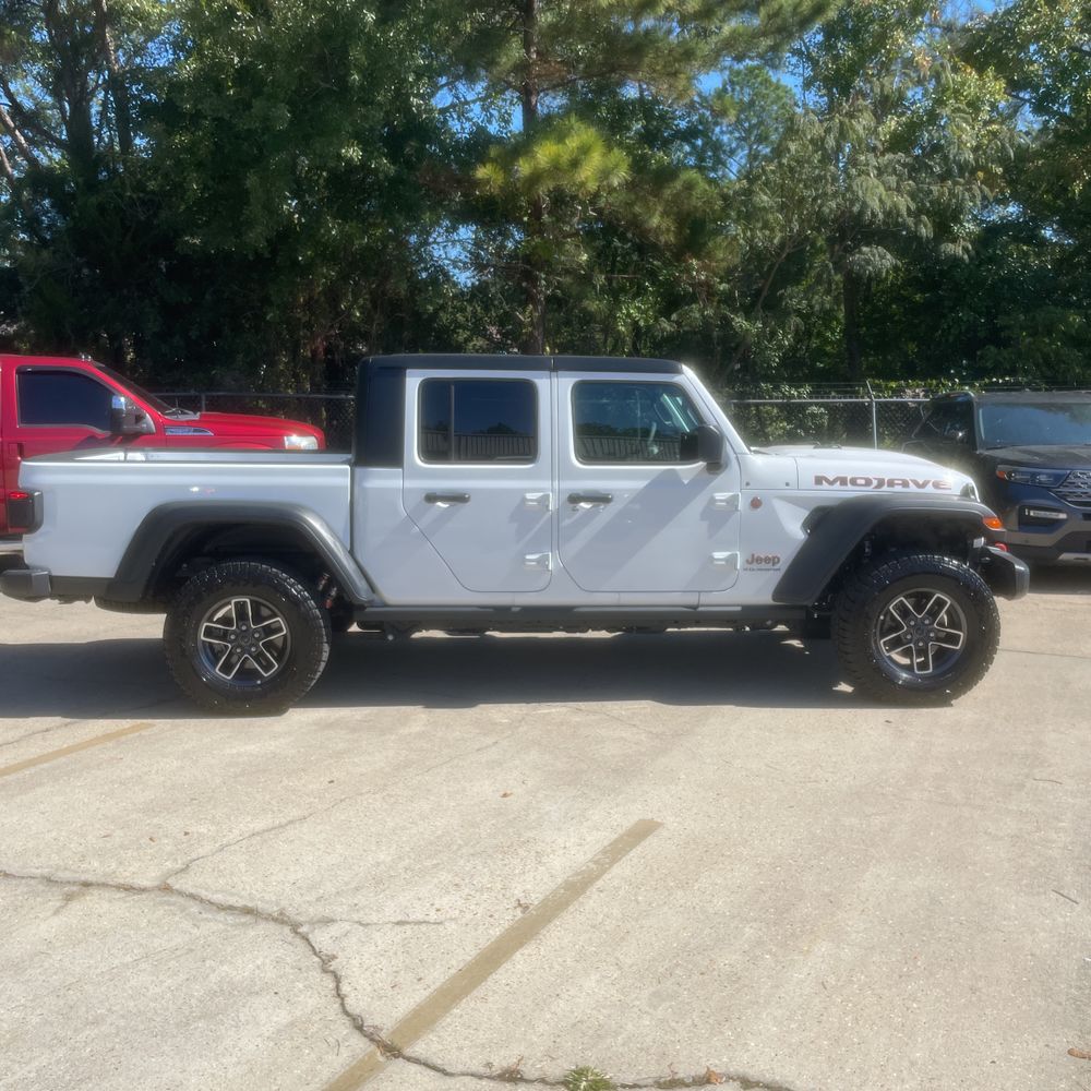 2025 Jeep Gladiator Mojave