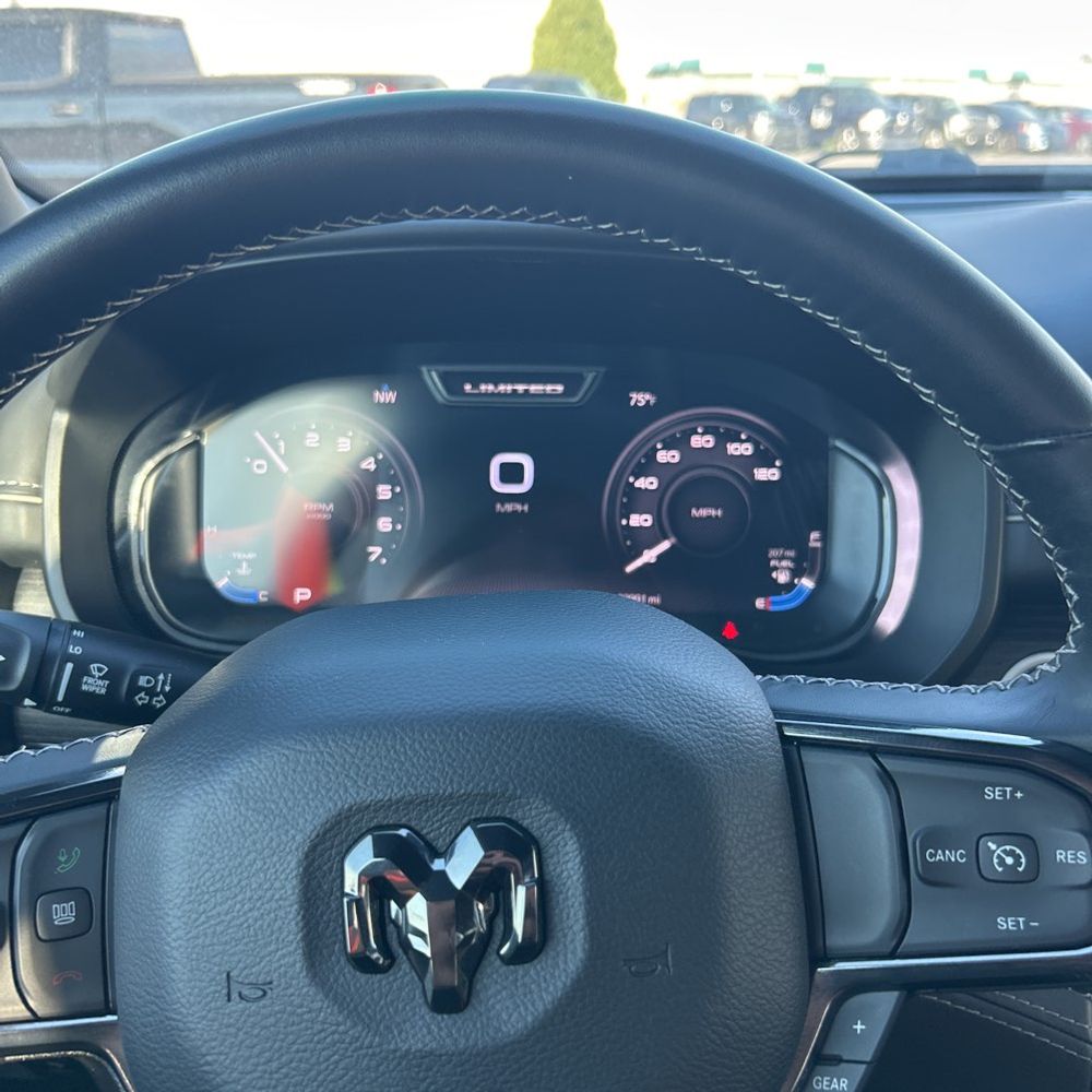 2023 Ram 1500 Limited Crew Cab 4WD SWB