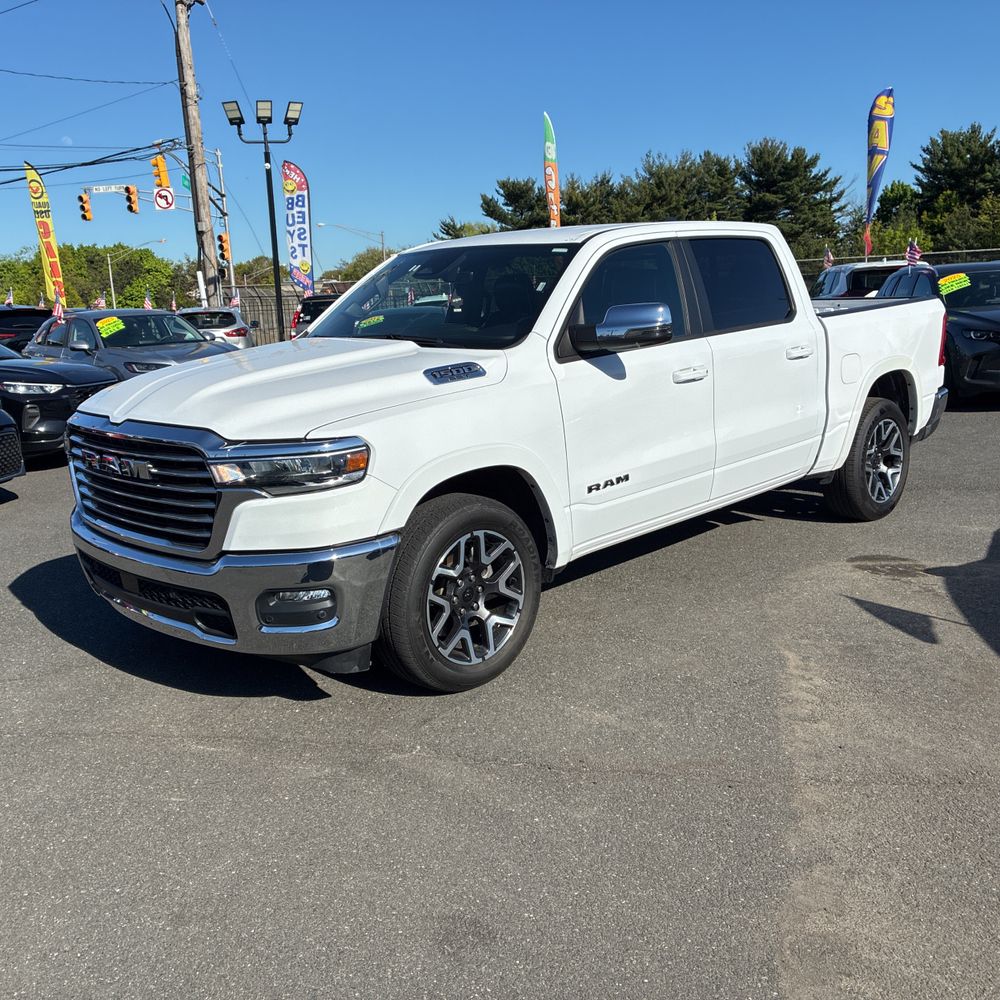 2025 Ram 1500 Laramie Crew Cab 4x4 5'7" Box