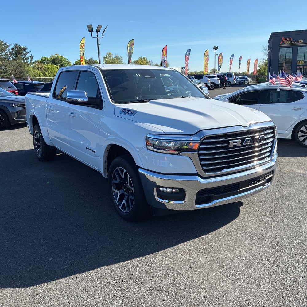 2025 Ram 1500 Laramie Crew Cab 4x4 5'7" Box