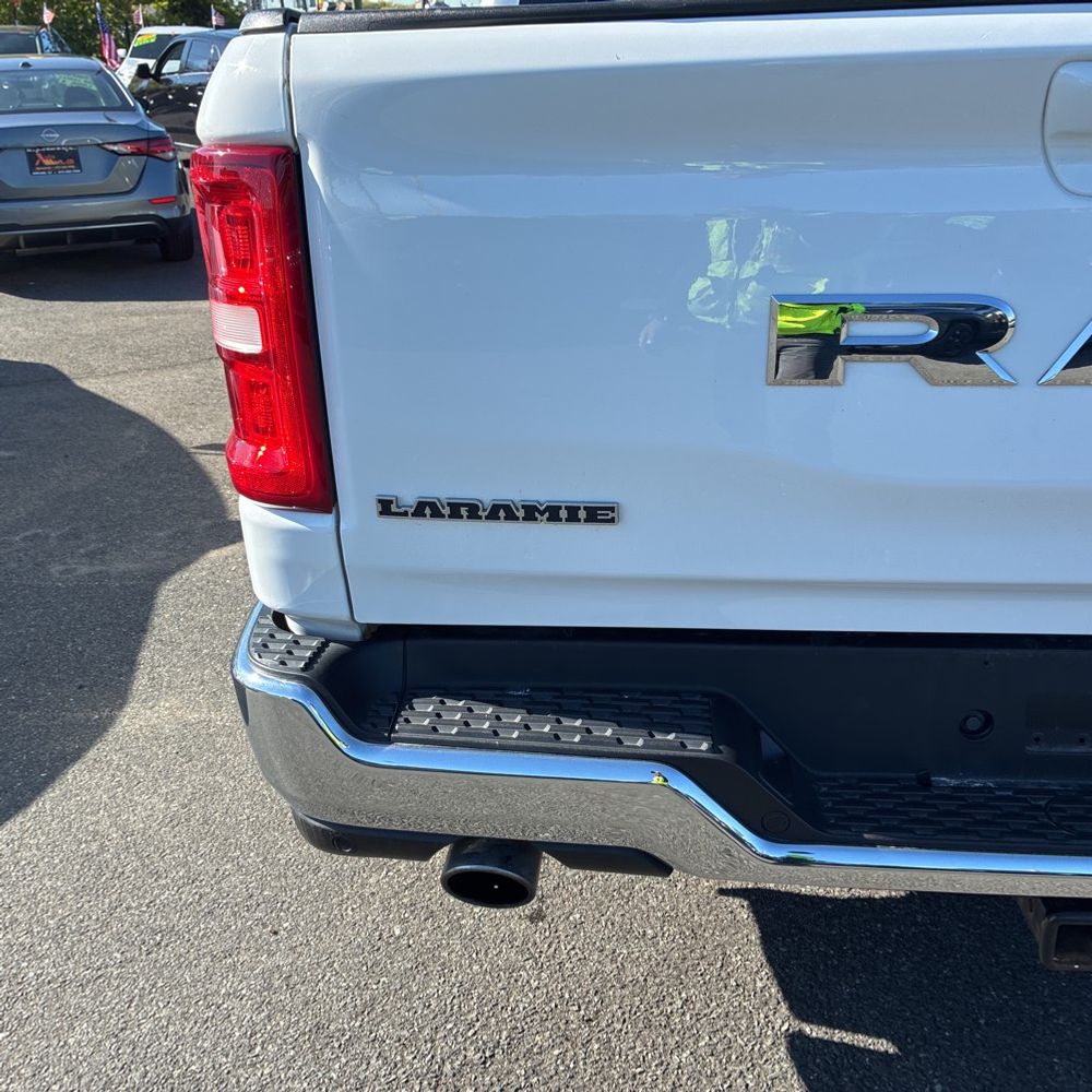 2025 Ram 1500 Laramie Crew Cab 4x4 5'7" Box