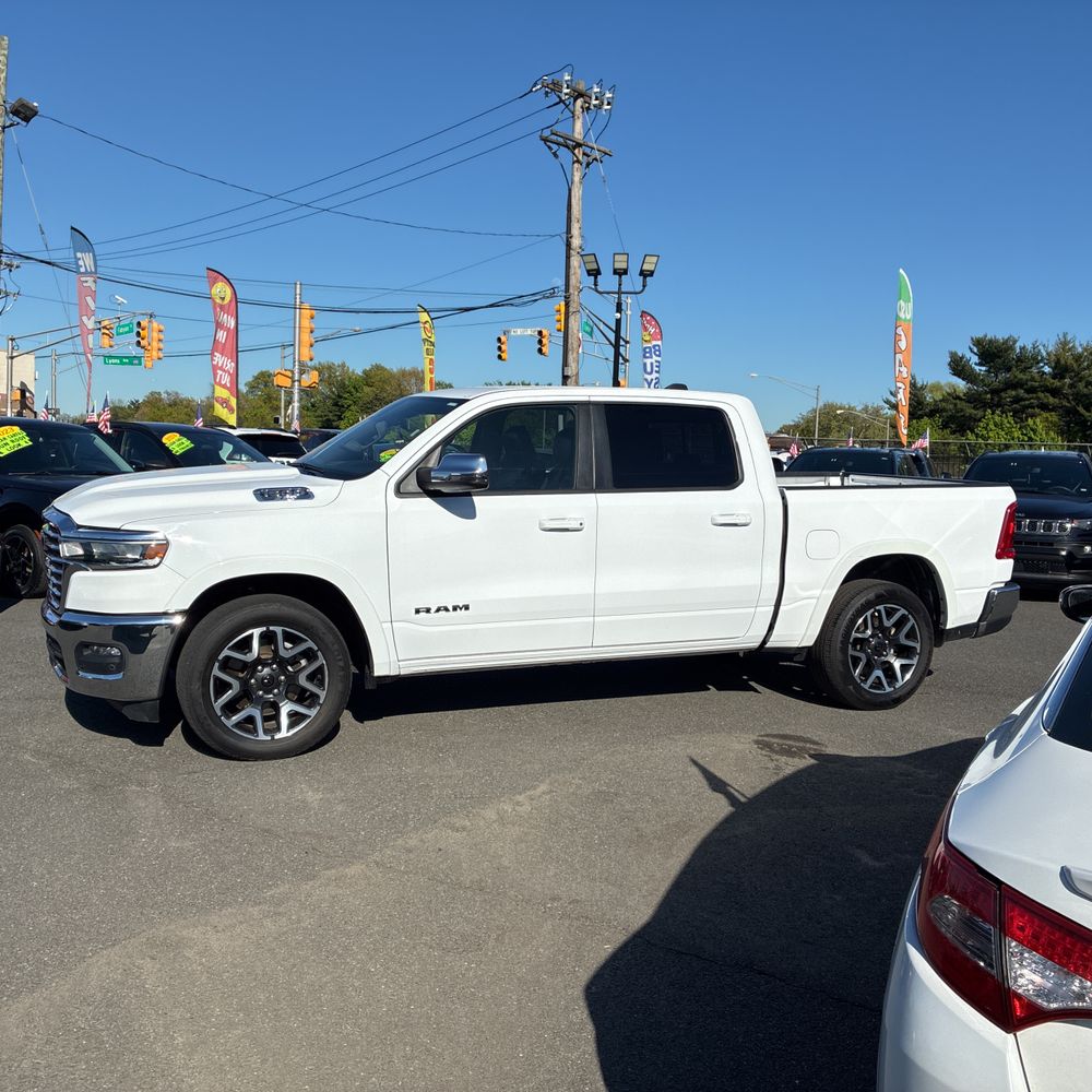 2025 Ram 1500 Laramie Crew Cab 4x4 5'7" Box