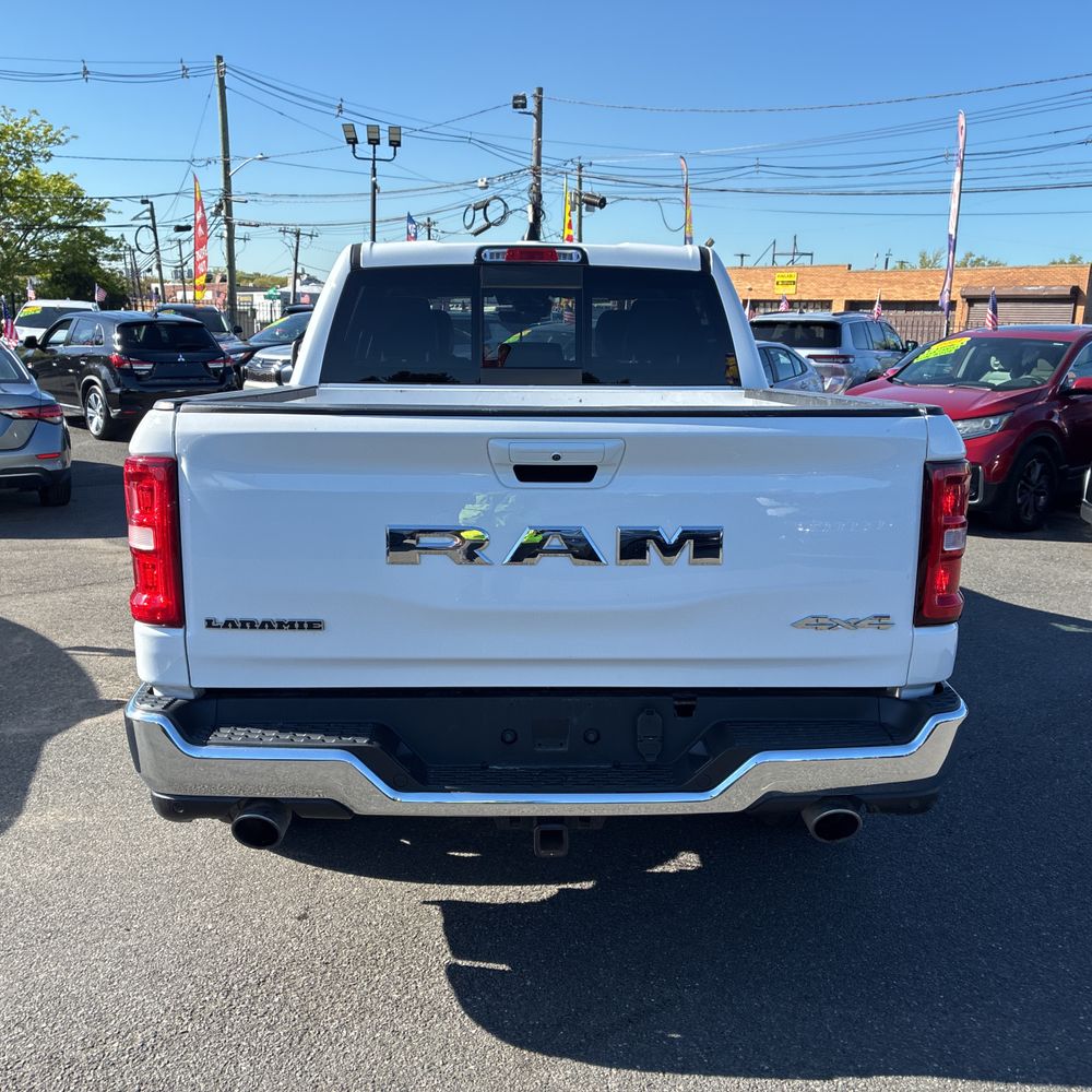2025 Ram 1500 Laramie Crew Cab 4x4 5'7" Box