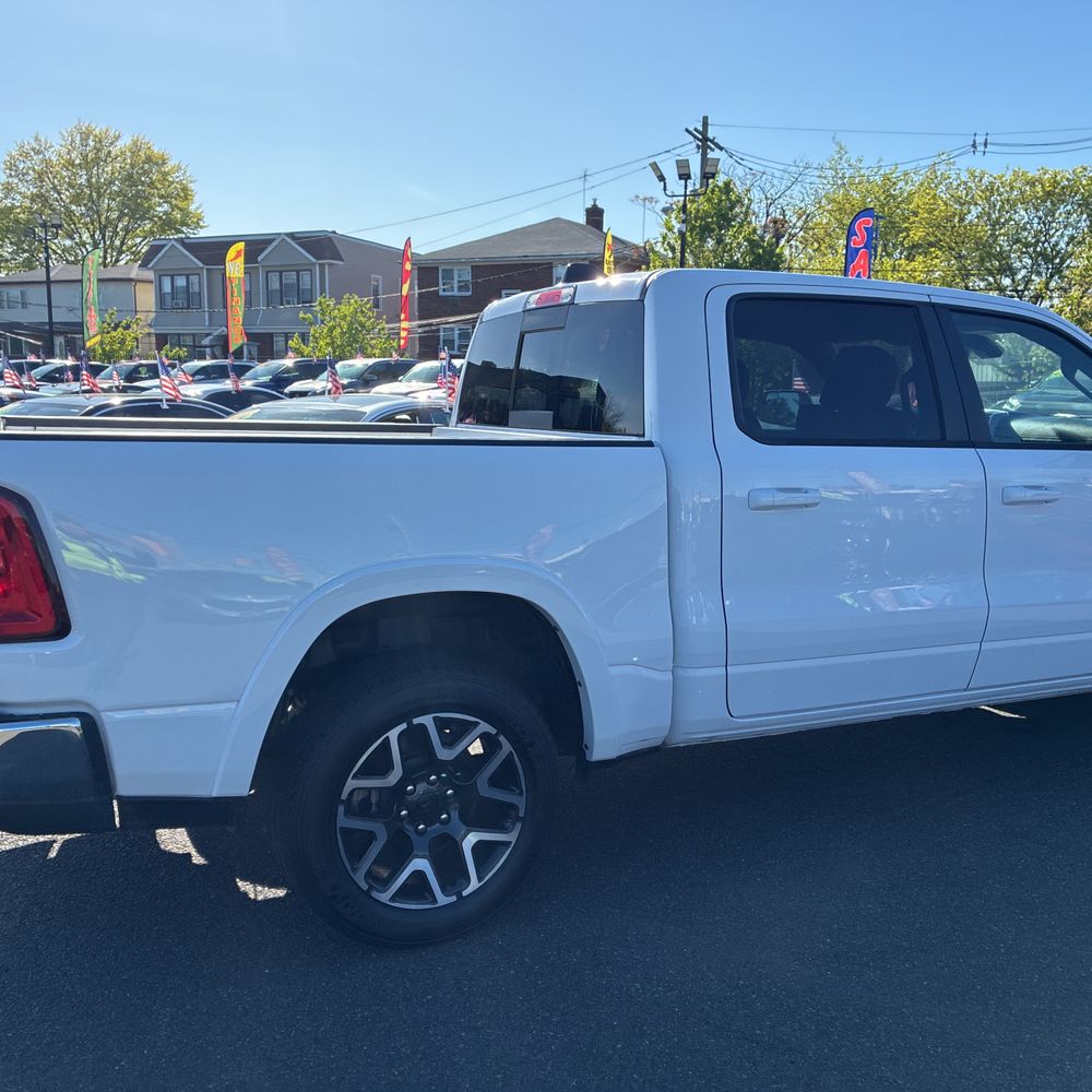 2025 Ram 1500 Laramie Crew Cab 4x4 5'7" Box
