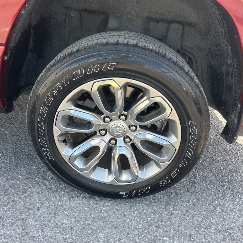 2024 Ram 1500 Laramie