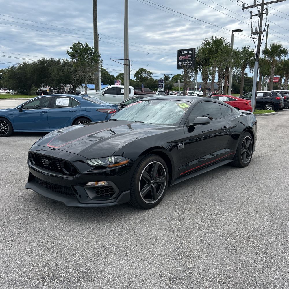 2022 Ford Mustang Mach 1