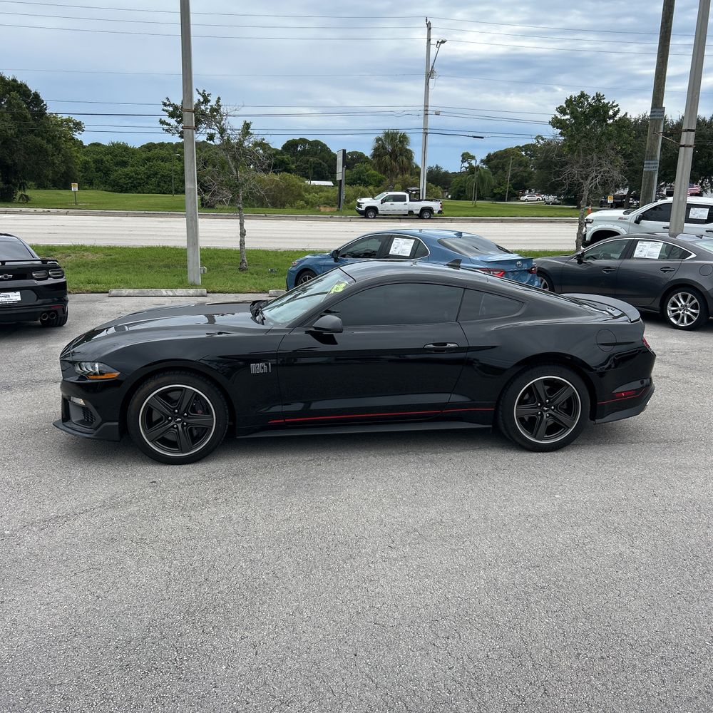 2022 Ford Mustang Mach 1