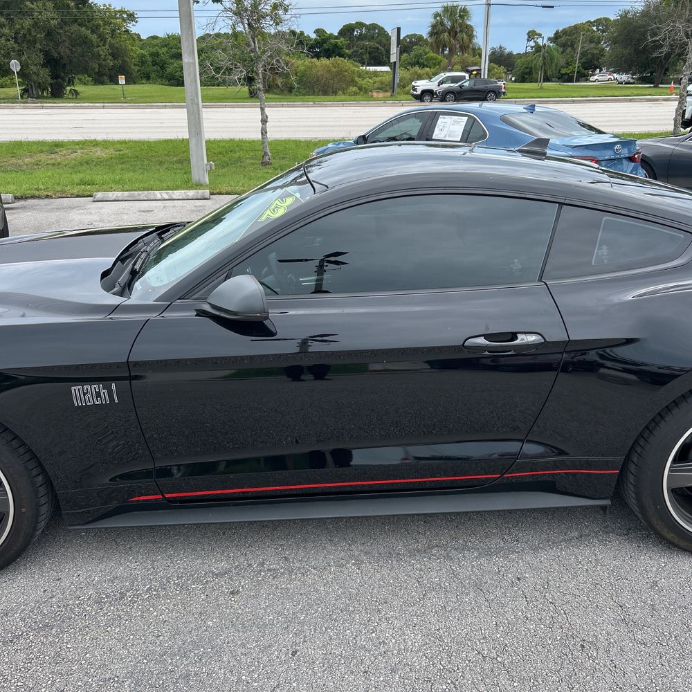 2022 Ford Mustang Mach 1