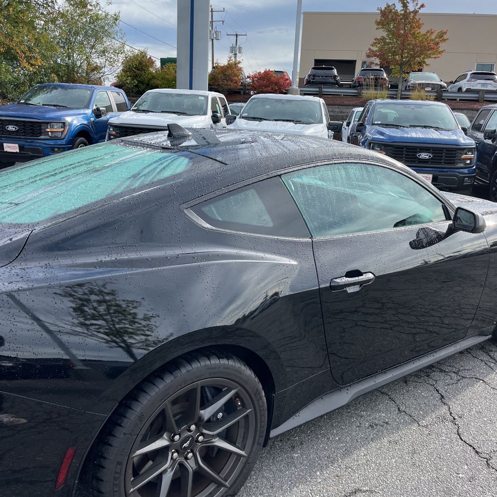 2024 Ford Mustang Dark Horse