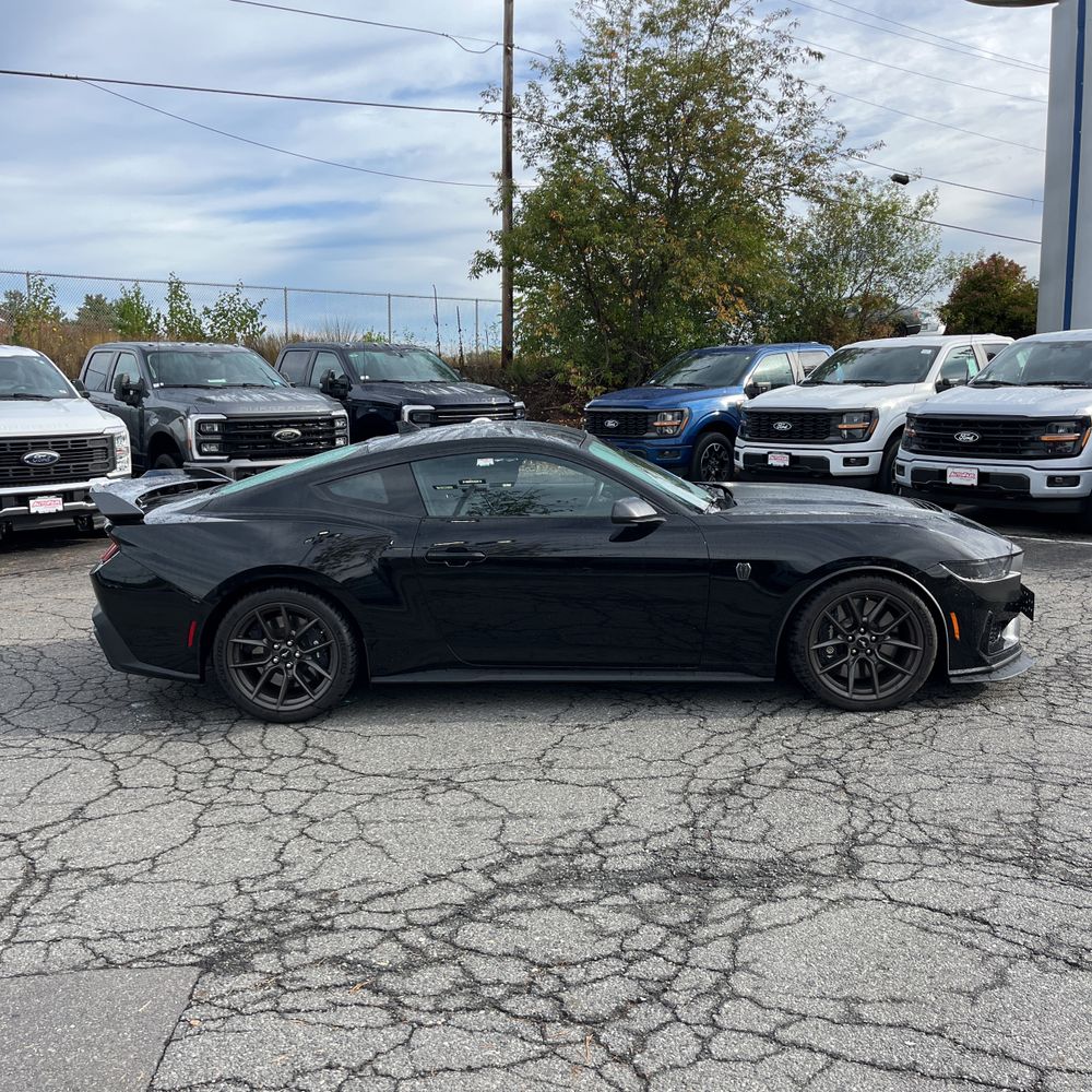 2024 Ford Mustang Dark Horse