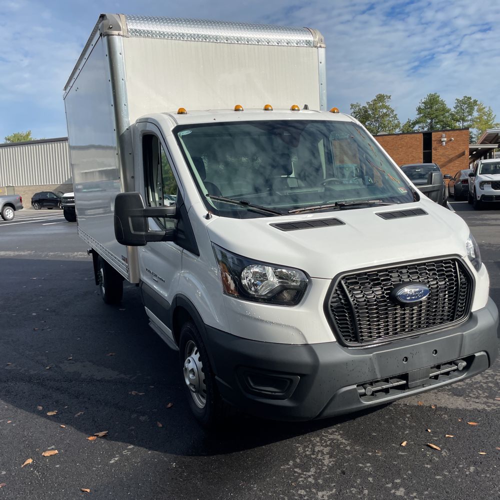 2023 Ford Transit Commercial 250 Cutwy AWD SRW 156WB