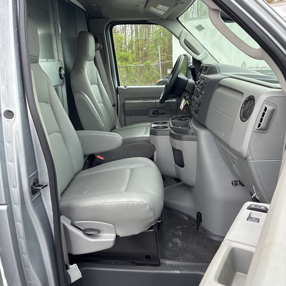 2026 Ford E-350