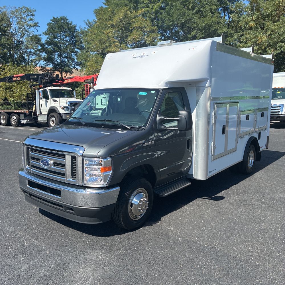 2025 Ford Commercial Vans E450