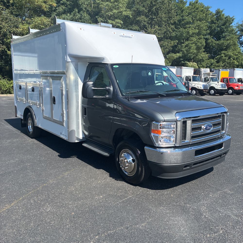 2025 Ford Commercial Vans E450
