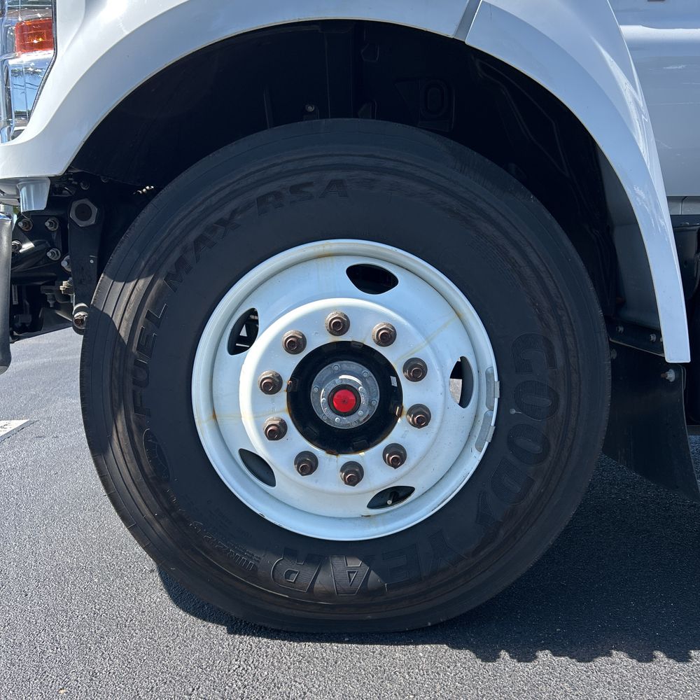 2025 Ford F750
