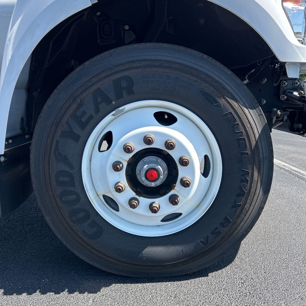 2025 Ford F750