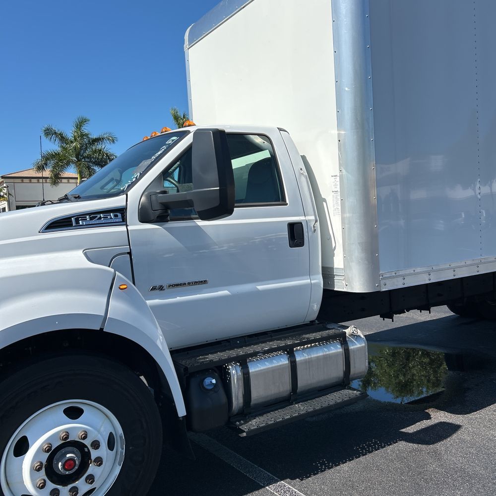 2025 Ford F750