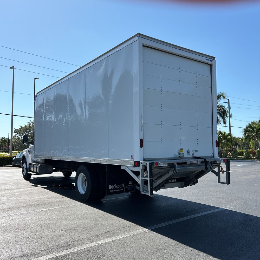 2025 Ford F750