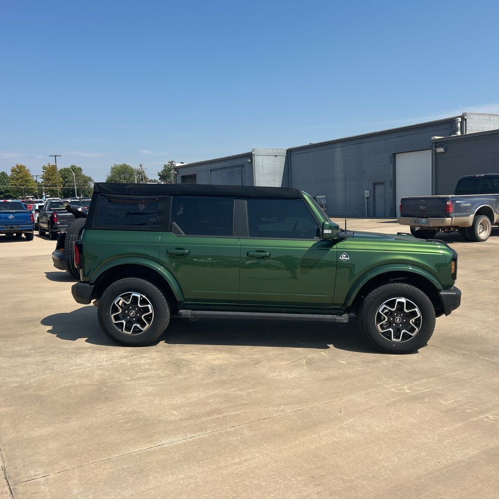2024 Ford Bronco Outer Banks