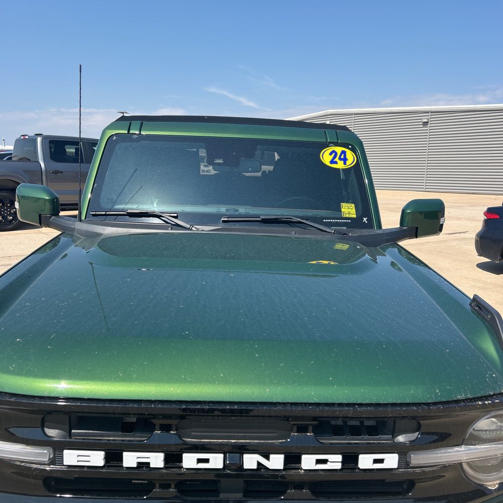2024 Ford Bronco Outer Banks