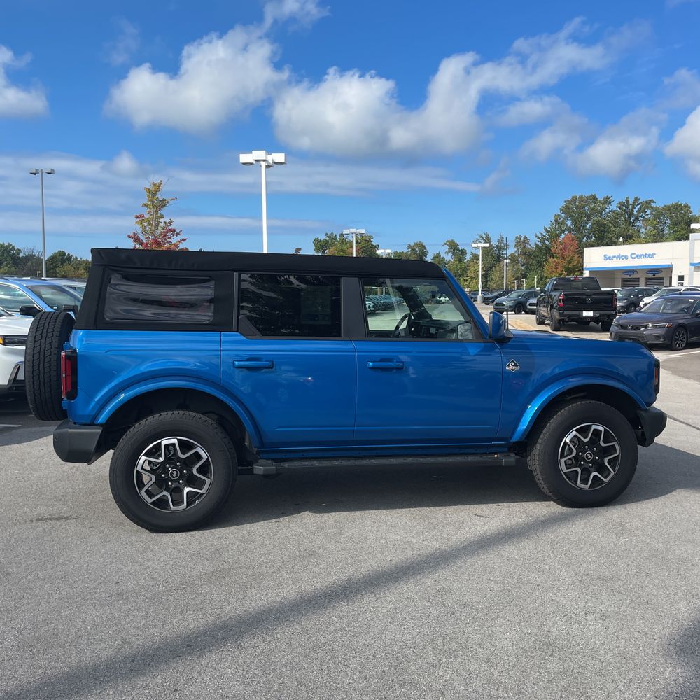 2024 Ford Bronco Outer Banks