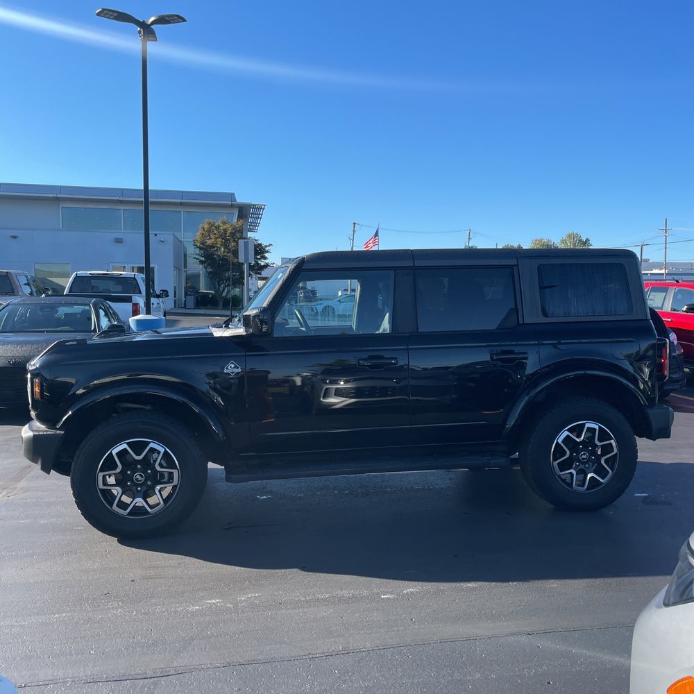 2024 Ford Bronco Outer Banks