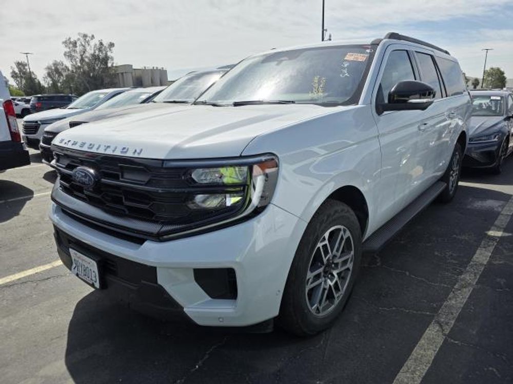 2025 Ford Expedition Max Active