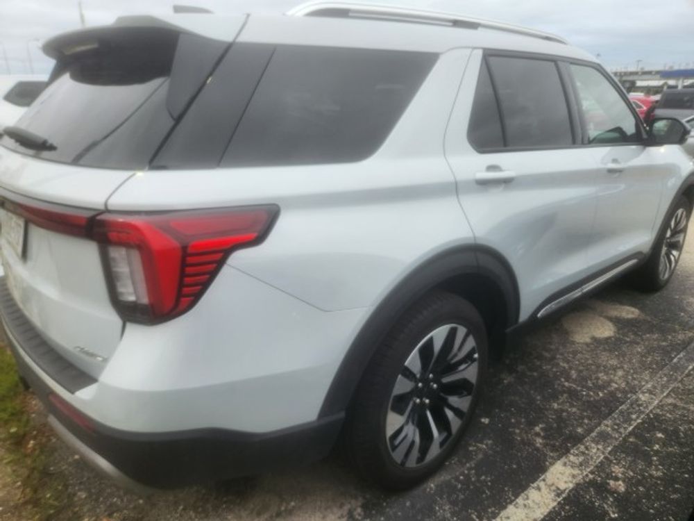 2025 Ford Explorer Platinum
