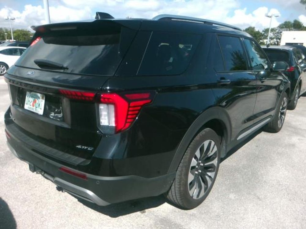 2025 Ford Explorer Platinum
