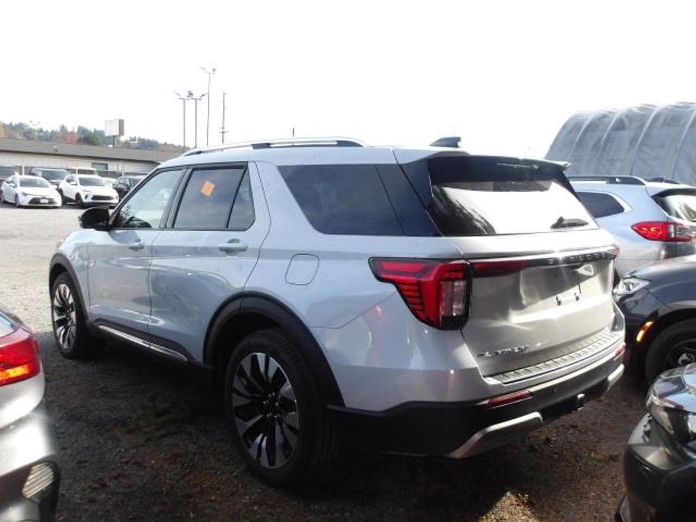 2025 Ford Explorer Platinum