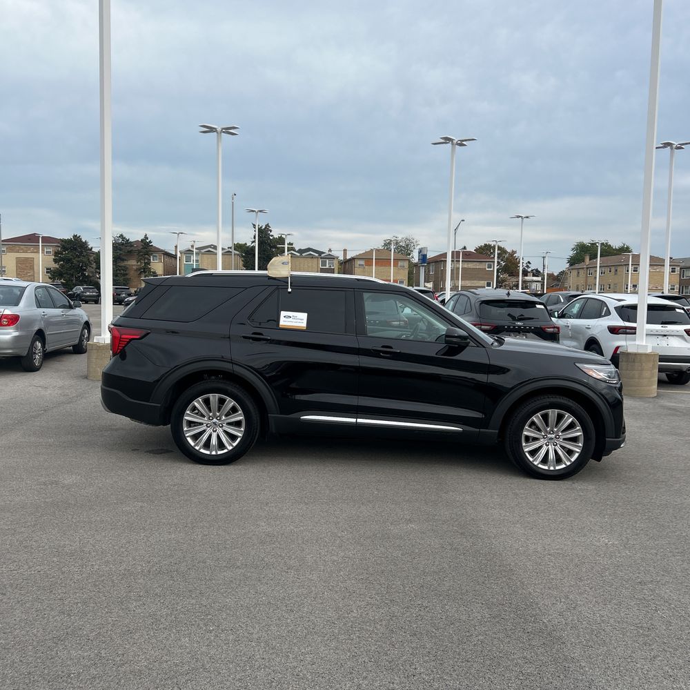 2025 Ford Explorer Platinum