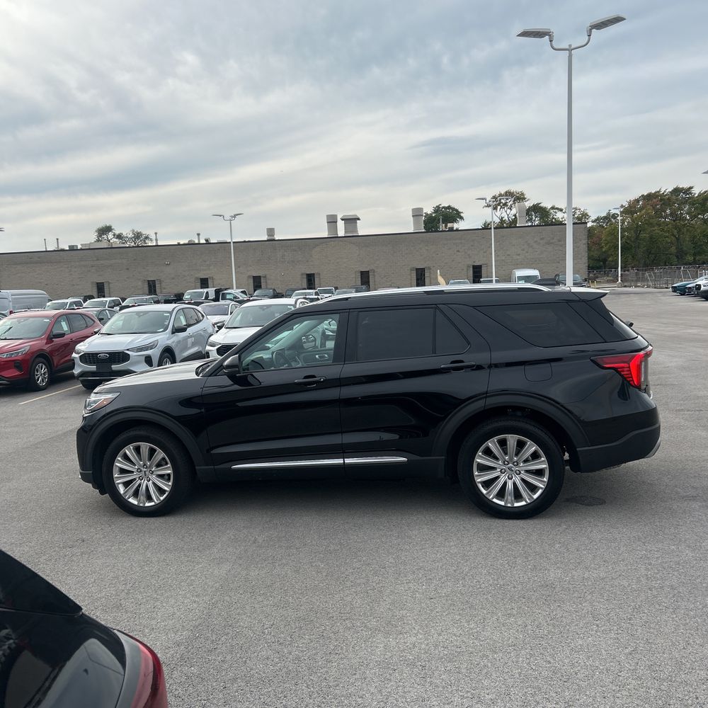 2025 Ford Explorer Platinum