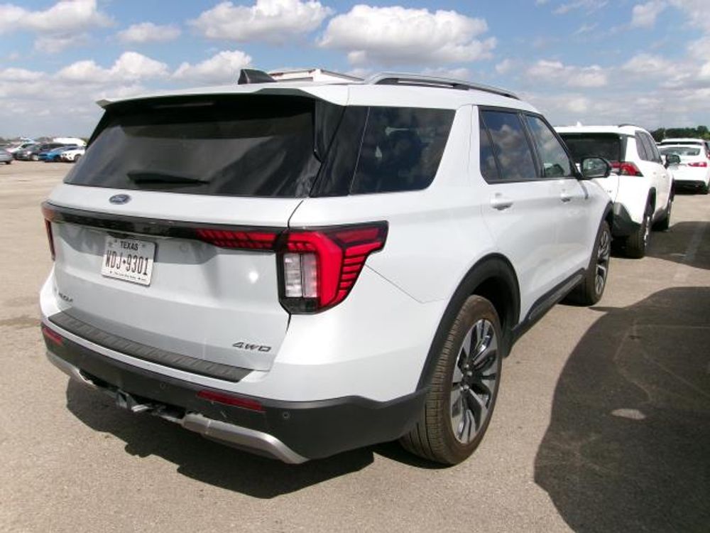 2025 Ford Explorer Platinum