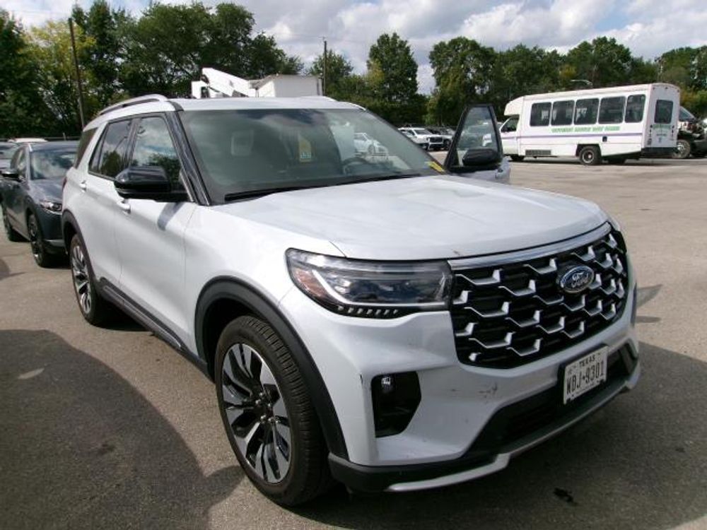 2025 Ford Explorer Platinum