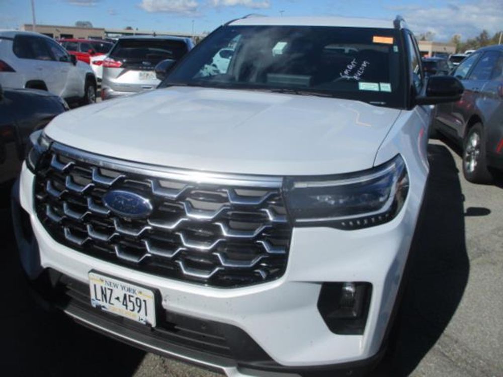 2025 Ford Explorer Platinum