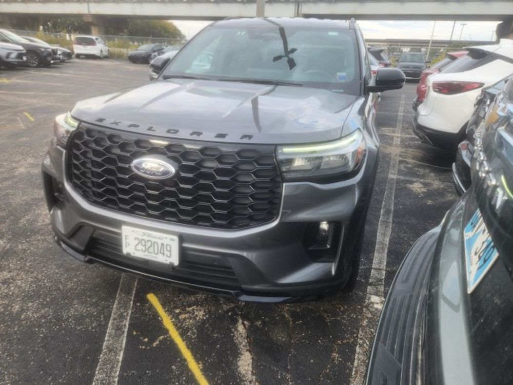 2025 Ford Explorer ST-Line