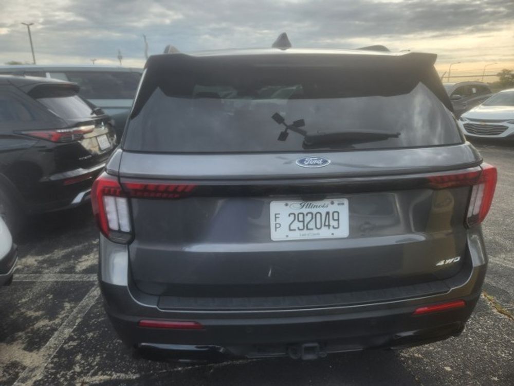 2025 Ford Explorer ST-Line