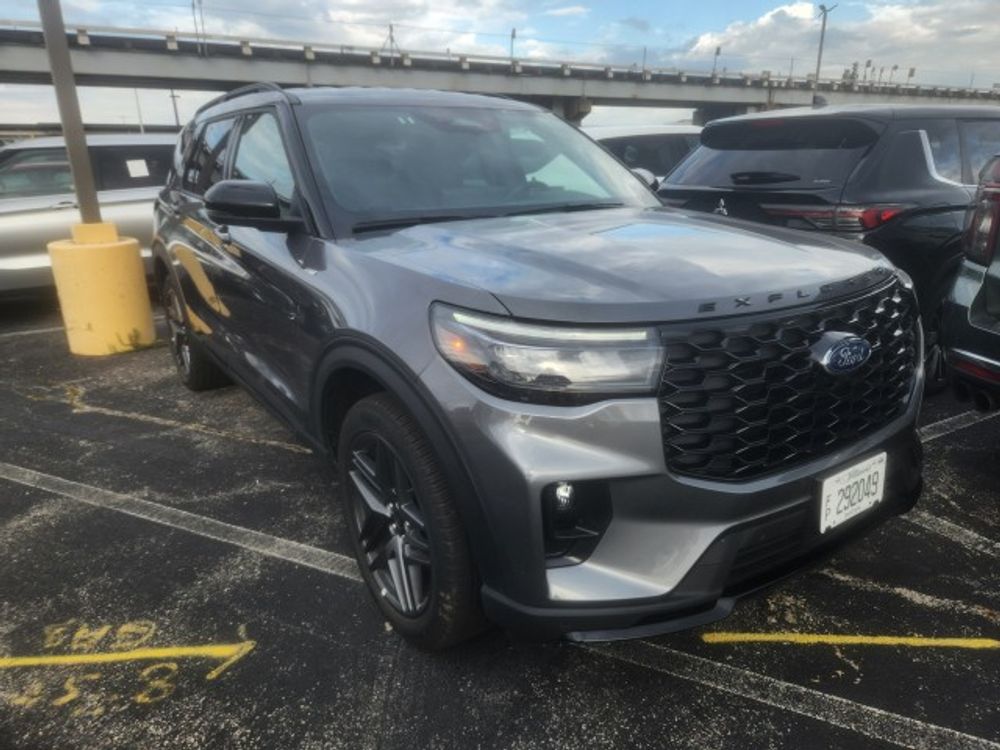 2025 Ford Explorer ST-Line