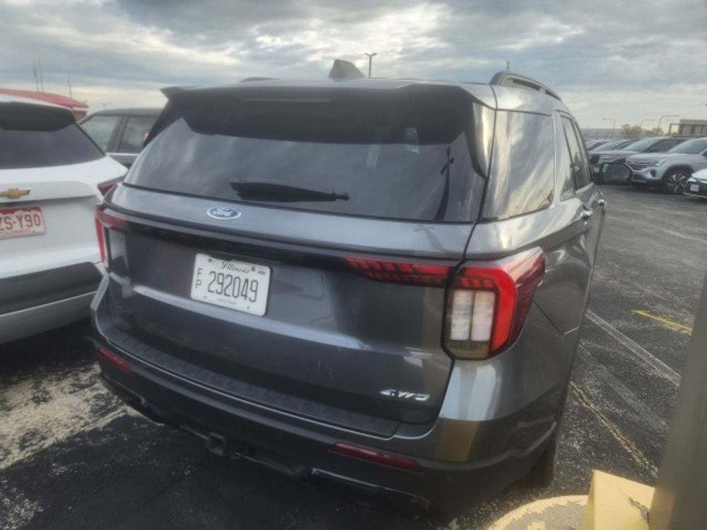 2025 Ford Explorer ST-Line