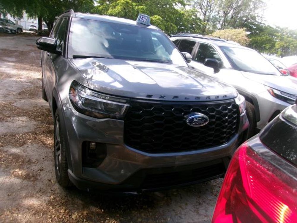 2025 Ford Explorer ST-Line