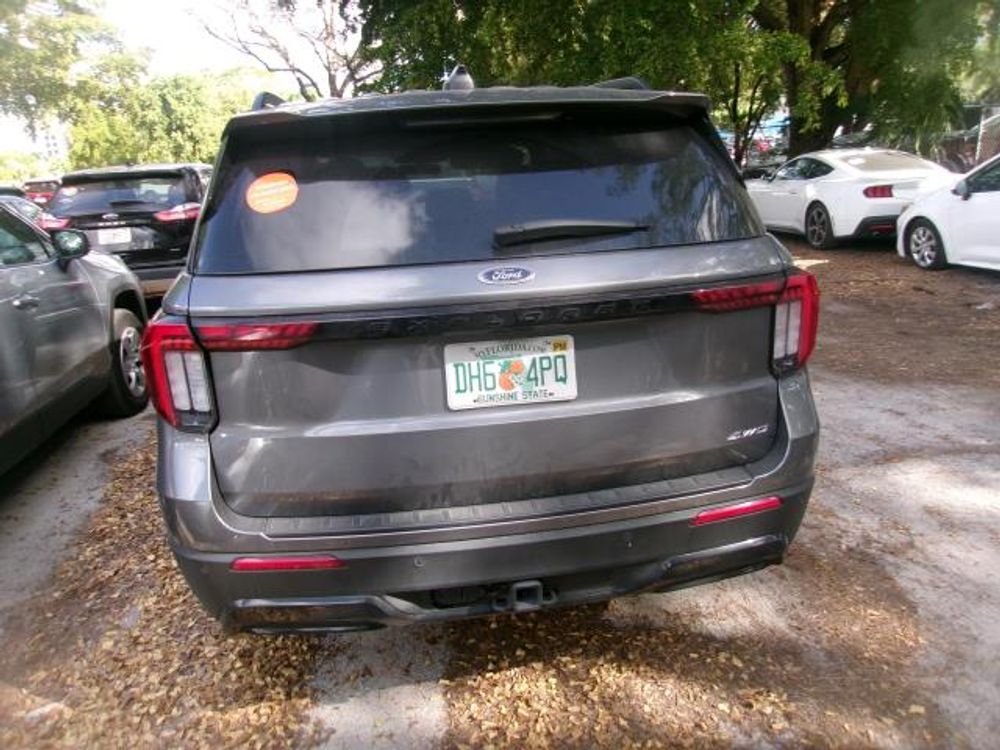 2025 Ford Explorer ST-Line