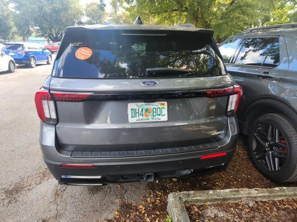 2025 Ford Explorer ST-Line