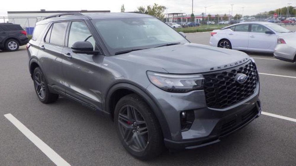 2025 Ford Explorer ST-Line