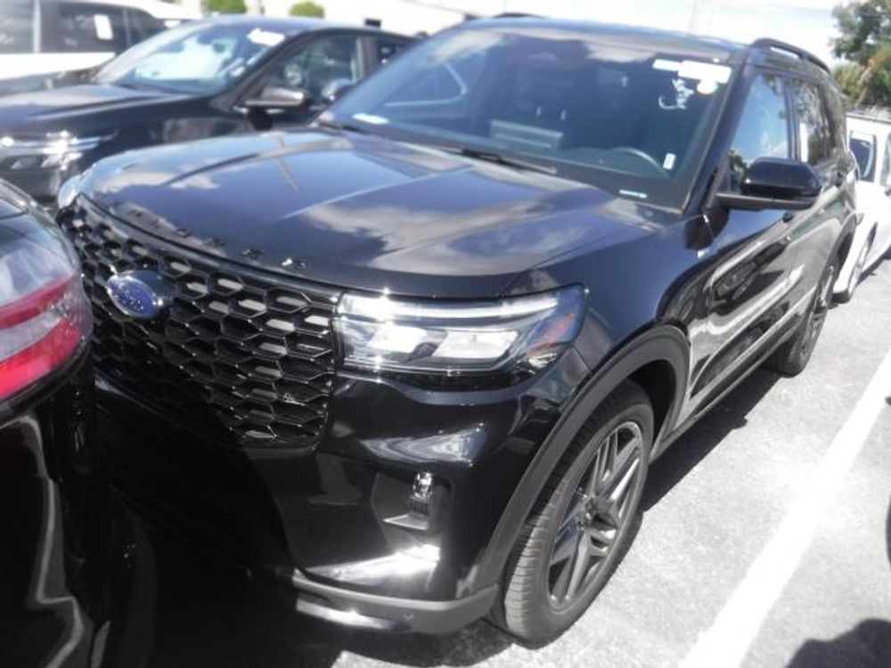 2025 Ford Explorer ST-Line