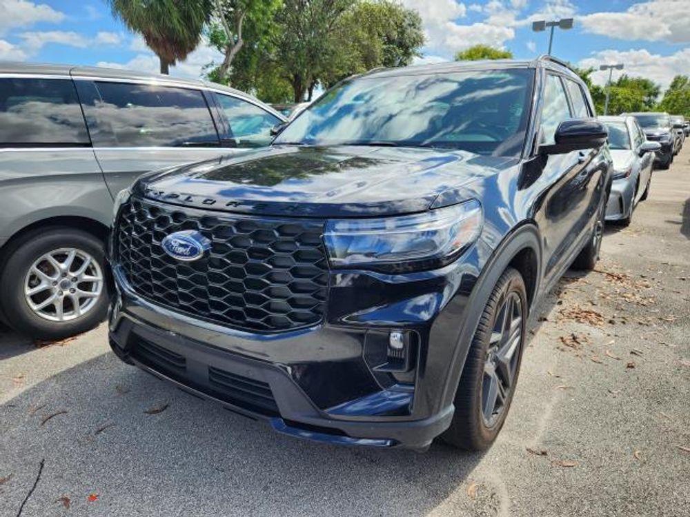 2025 Ford Explorer ST-Line